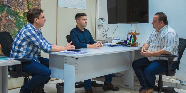 Alinhamento entre prefeitura e deputado estadual Dr. Luís do Hospital garantem recursos para Jaru
